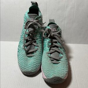 LeBron James 17 SG South Beach Nike Teal and Pink Basketball Shoes Size 6.5Y EUC